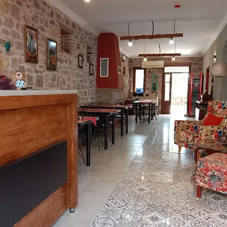 Hotell Hayat Alti Ayvalı